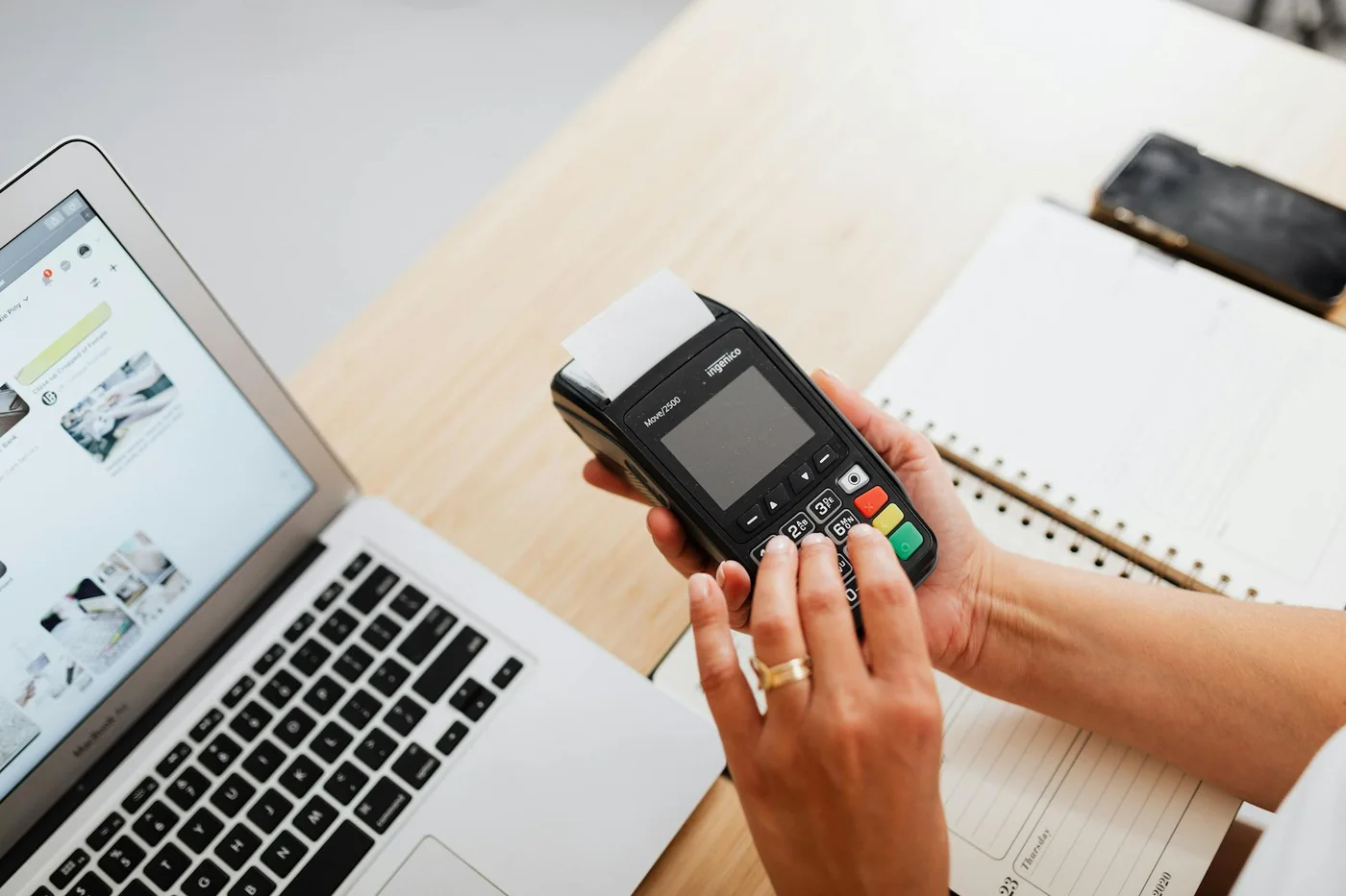 Cómo el Ecommerce en Colombia Puede Usar API para Soporte en Facebook: Estrategias Avanzadas