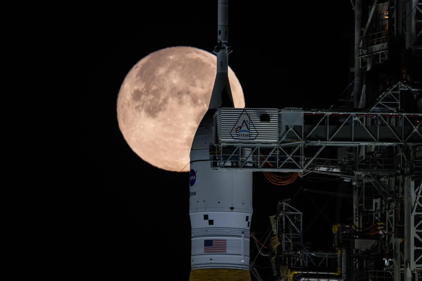 Artemis II: La Nueva Era Lunar Comienza con un Lanzamiento Histórico
