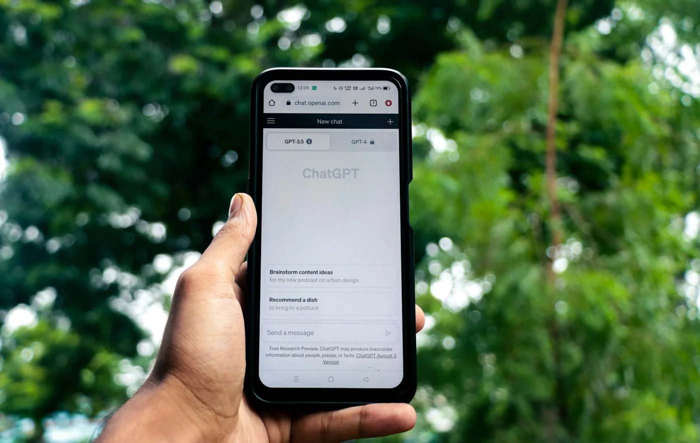 Cómo las Constructoras en Colombia Pueden Usar Chatbots para Retención en Facebook: Estrategias Avanzadas