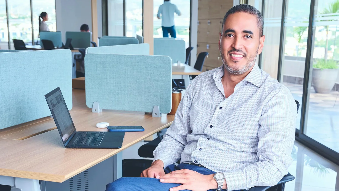 Cómo Abogados en Colombia Pueden Usar Cloudflare Workers para Automatizar Leads en WhatsApp