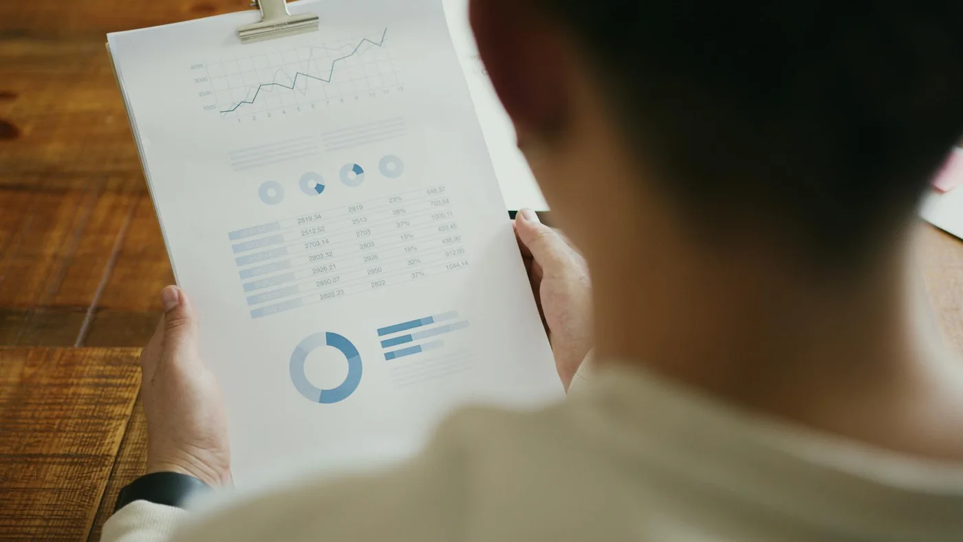 Guía Avanzada: Cloudflare Workers para Finanzas en Colombia Conectada a CRM y Gestión de Leads