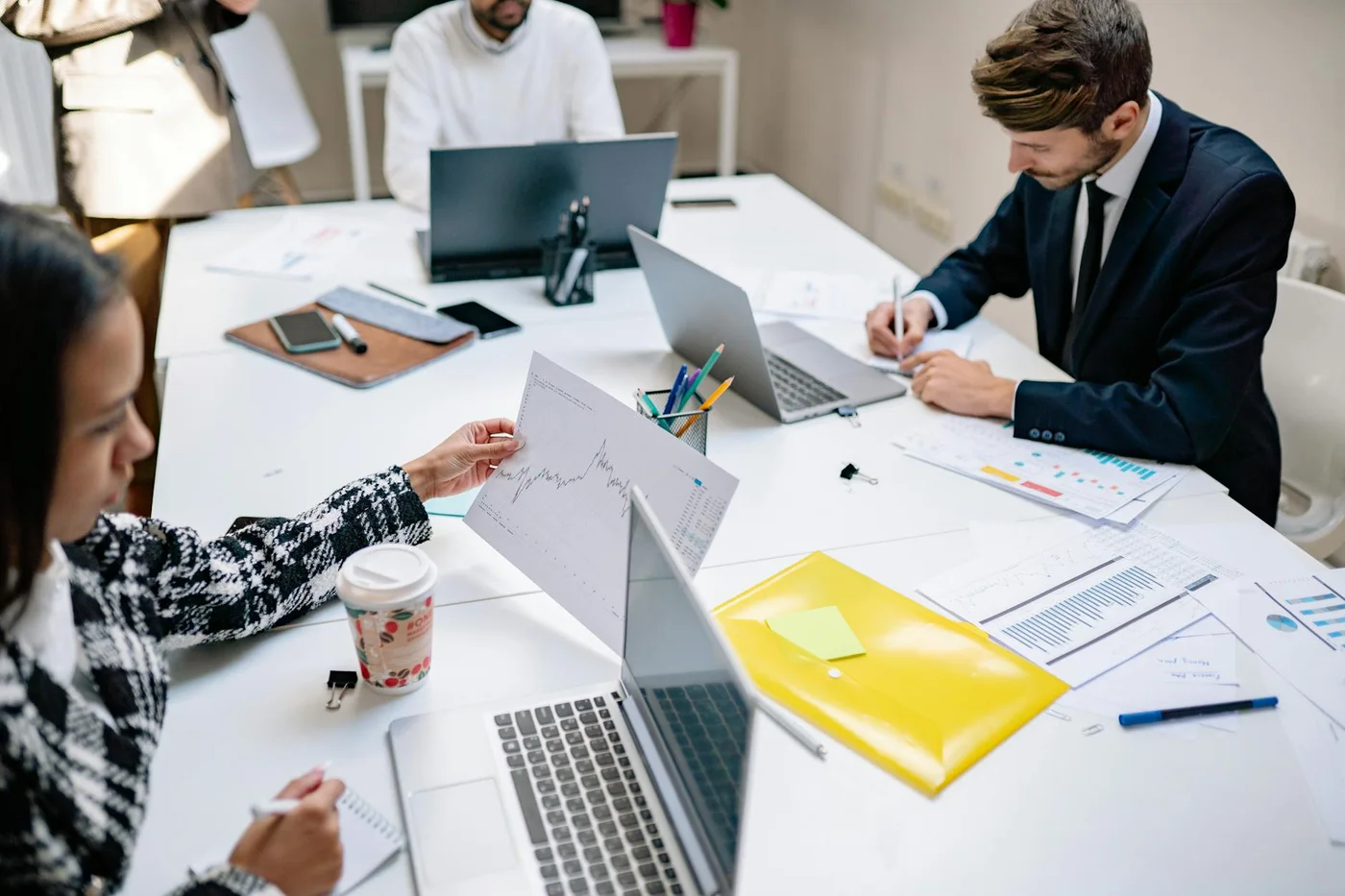Cómo inmobiliarias en Colombia pueden usar Cloudflare Workers para soporte en WhatsApp
