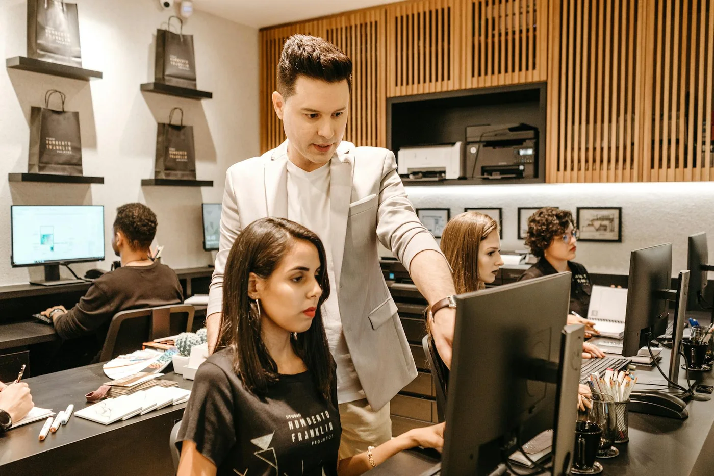 Cómo Inmobiliarias en Tunja Pueden Usar Cloudflare Workers para Soporte en WhatsApp