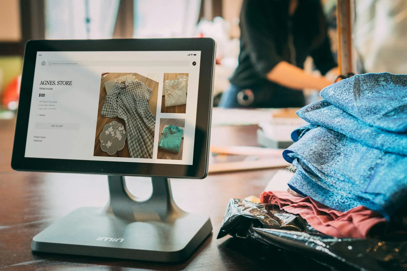 Cómo el Retail en Tunja Puede Usar Node.js para Ahorrar Costos en Instagram