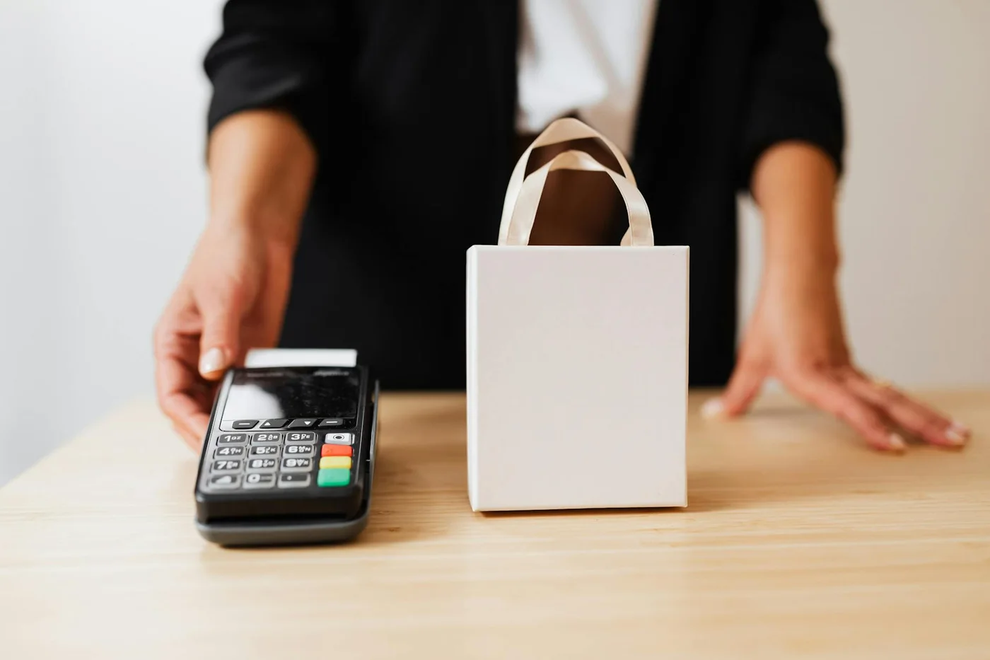 Cómo el Retail en Tunja Puede Usar Node.js para Ahorro de Costos en Instagram: Guía Avanzada para Empresas