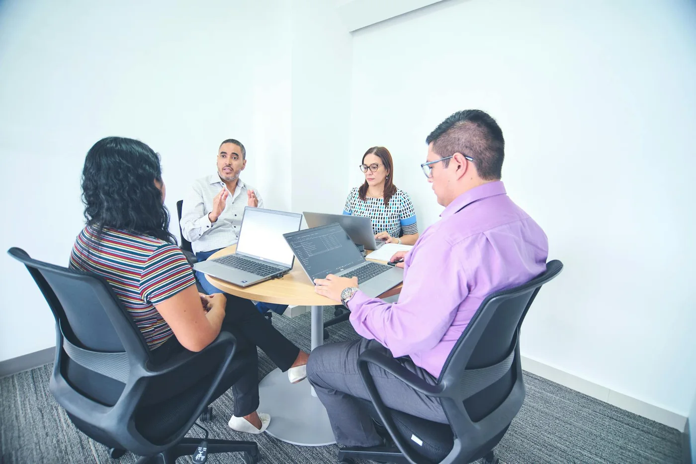 Cómo los servicios profesionales en Boyacá pueden usar scraping web para mejorar la retención de clientes